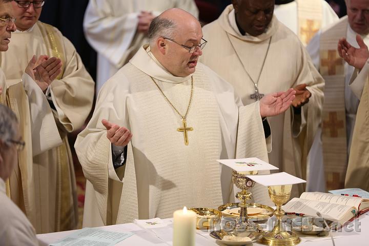 2013.03.21_10.42.54.jpg - Abt Petrus zelebriert die heilige Messe.