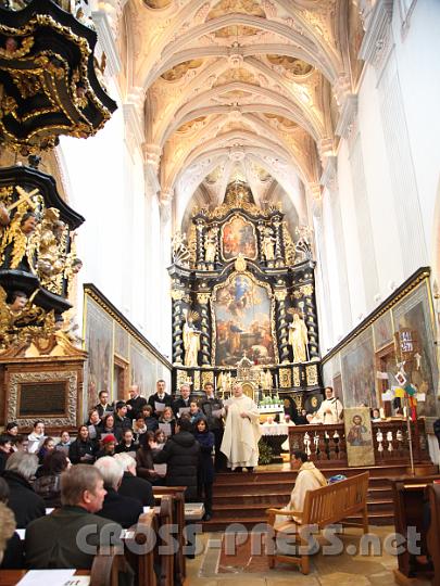 2013.03.21_11.15.28_01.jpg - Die Seitenstettner Stiftskirche bietet einen würdevollen Rahmen.