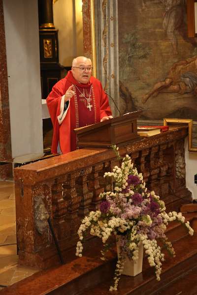 Firmung Seitenstetten 08h30 Predigt von Abt Petrus Pilsinger.