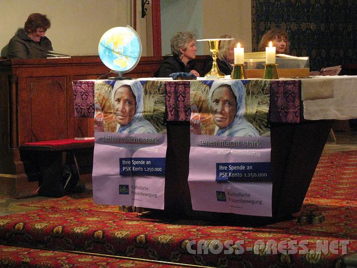 2010.03.21_20.04.44.jpg - "Teilen macht stark", Plakate der Katholischen Frauenbewegung.