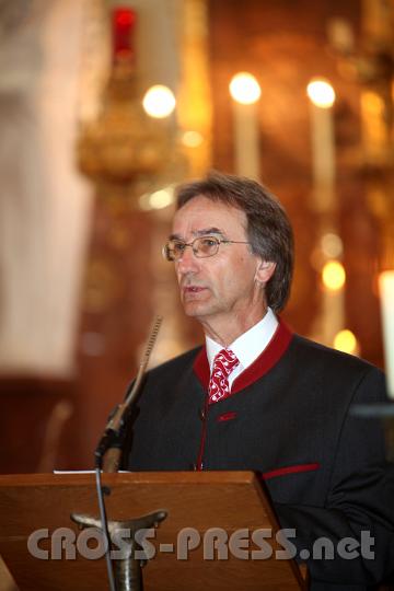 2011.09.11_09.14.14.jpg - VOL Herbert Pauli trägt Gedanken von Pfarrer Anton Schuh zum Thema "Orgel" in Bezug auf den Psalm 103 vor.