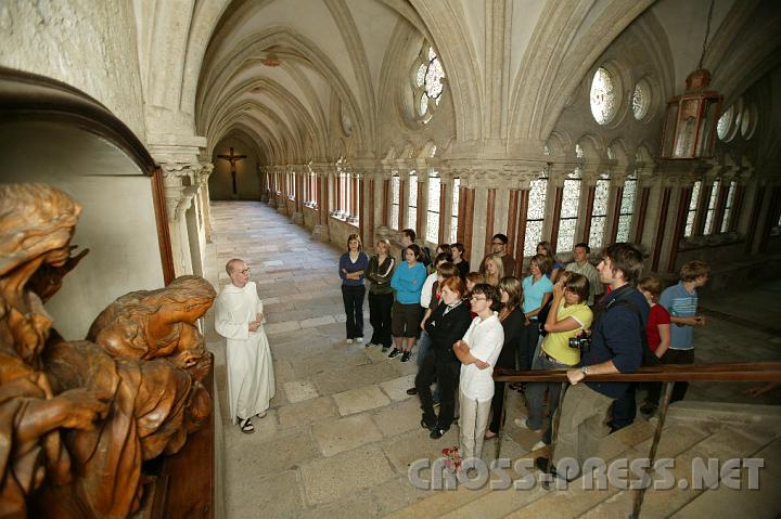 2008.07.05_08.41.41.JPG - Fhrung durch Stift Heiligenkreuz mit Fr. Coelestin