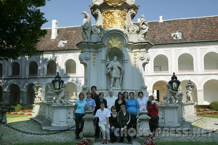 2008.07.05_09.37.29.JPG - Fhrung durch Stift Heiligenkreuz mit Fr. Coelestin