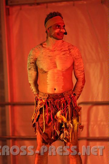 2010.08.27_20.12.38.jpg - "Coroboree" heit die traditionelle Zeremonie der Aborigines.