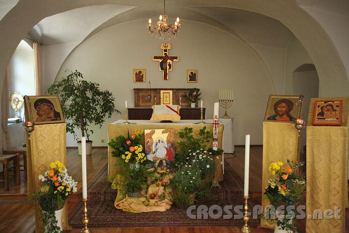 2011.05.07_12.40.23.jpg - Kapelle der Gemeinschaft der Seligpreisungen.  In ihrer Liturgie verwenden sie oft ostkirchliche und jüdische Elemente.