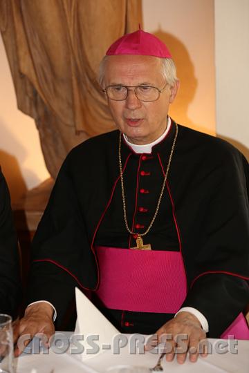 2012.04.27_19.05.28.jpg - Bischof Kapellari