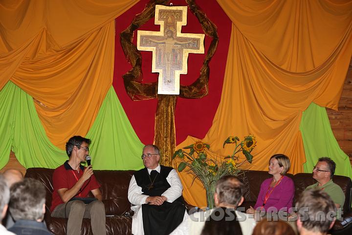 2012.07.18_20.37.00.jpg - Johannes Reinprecht, Abt Henckel Donnersmarck sowie Birgit und Corbin Gams beim Themenabend.