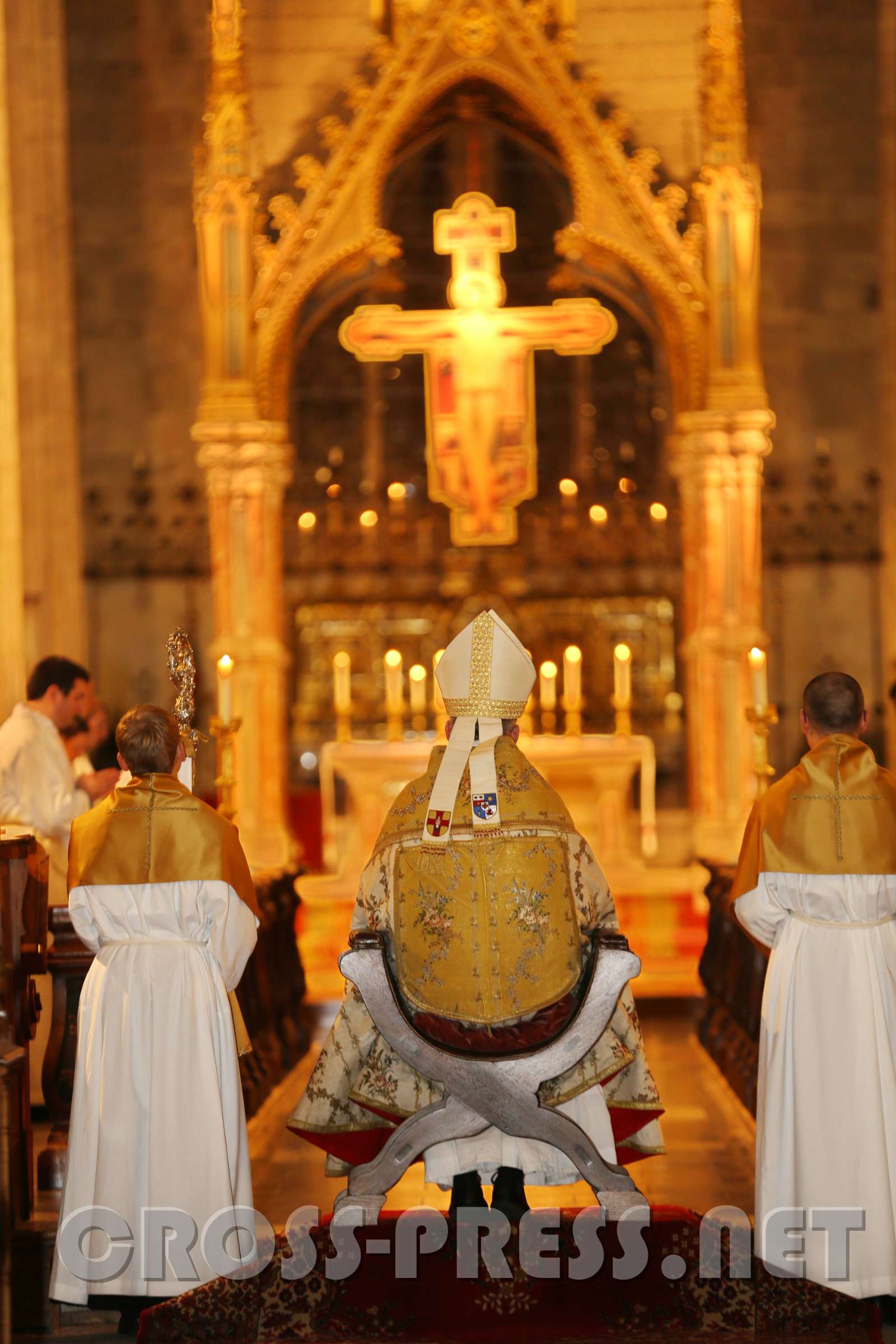 Sponsionsfeier der Phil.-Theol. HS "Benedikt XVI." Während der Ponifikalvesper vom hl. Leopold in der Abteikirche.