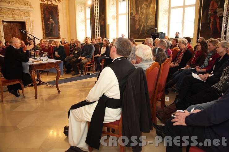 2014.01.18_09.55.17.jpg - Das Thema war: "Neuer Papst, neue Kirche?"