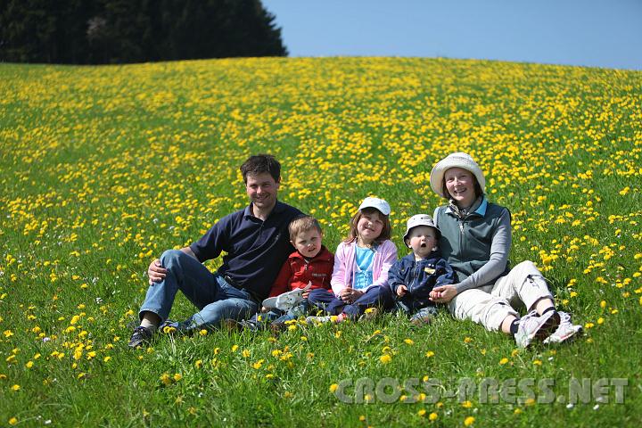 2010.04.25_13.32.52.jpg - Familienfoto fr's Album... :))