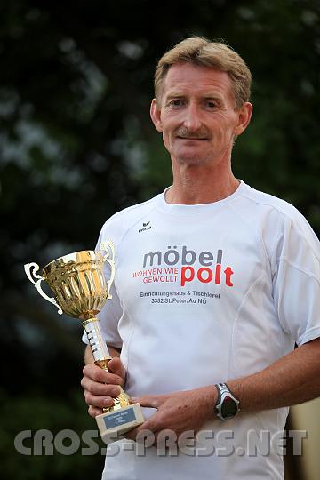2009.06.20_19.57.43.jpg - Franz Brenn hat schon so oft den 1. Platz errungen, dass er diesmal auch mit dem 2. ganz zufrieden ist.