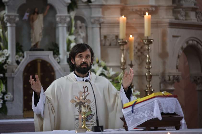 Sv. Misa na sv. Antuna u župi sv. Antuna Pozdrav mira, don Tomislav Zečević