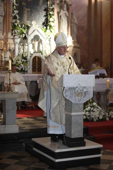 Sv. Misa na sv. Antuna u župi sv. Antuna Propovjed nadbiskupa Mate Uzinića.