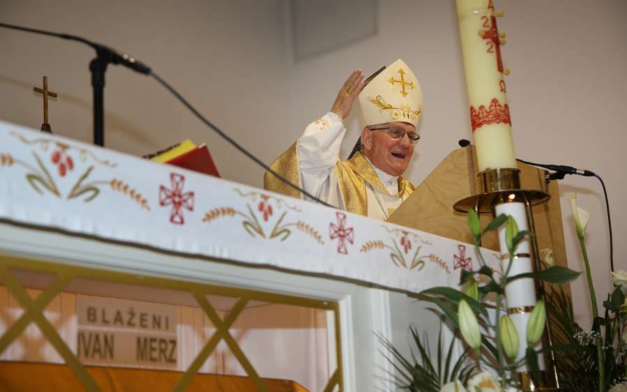 Merčevo u Palmotićevoj Propovjed, biskup u miru Franjo Komarica