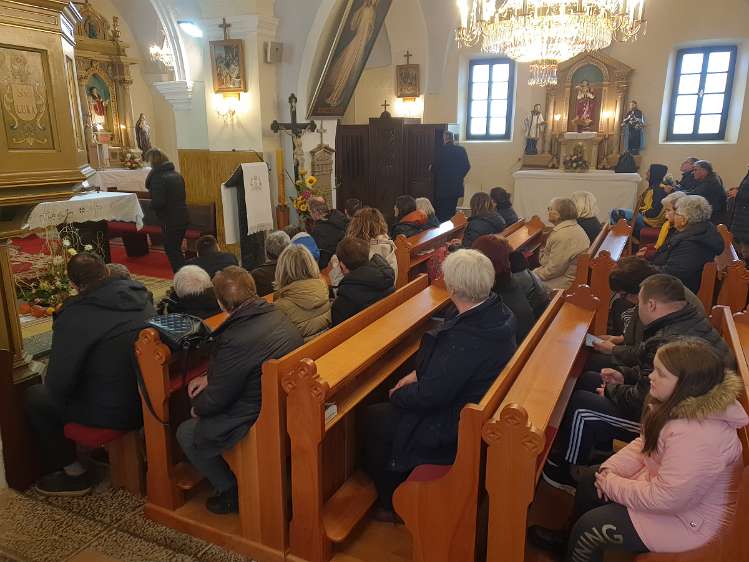 Sv. misa u župnoj crkvi u Završju