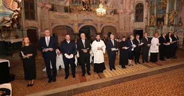 Obred molitvenog bdijenja - Vigil Liturgie Trški vrh, 15.09.2023 U hodočasničkoj crkvi Majke Božje Jeruzalemske održano je noćno molitveno bdijenje (vigil) i...