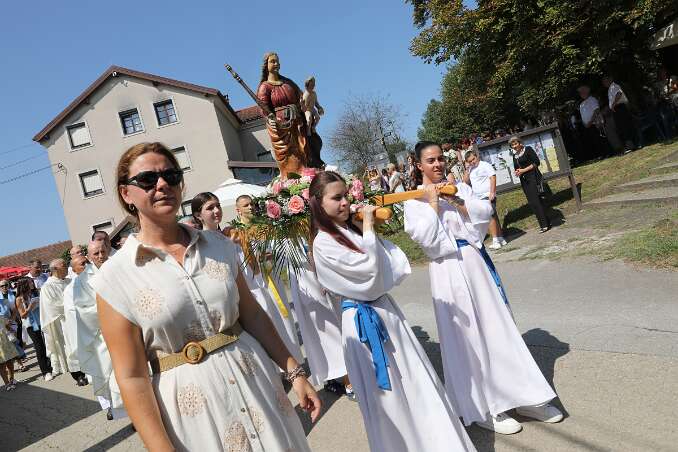 Velika Gospa u Novigradu Procesija