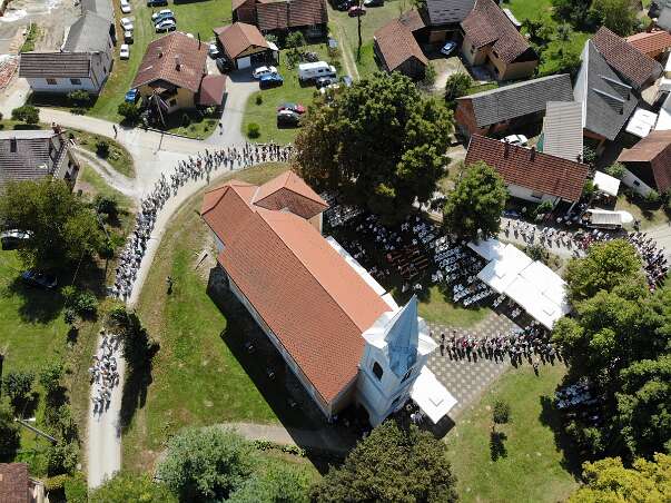 Velika Gospa u Novigradu Procesija
