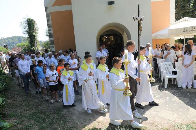 Velika Gospa u Novigradu Procesija