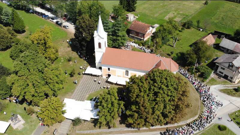 Velika Gospa u Novigradu Procesija