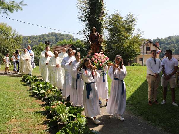 Velika Gospa u Novigradu Procesija