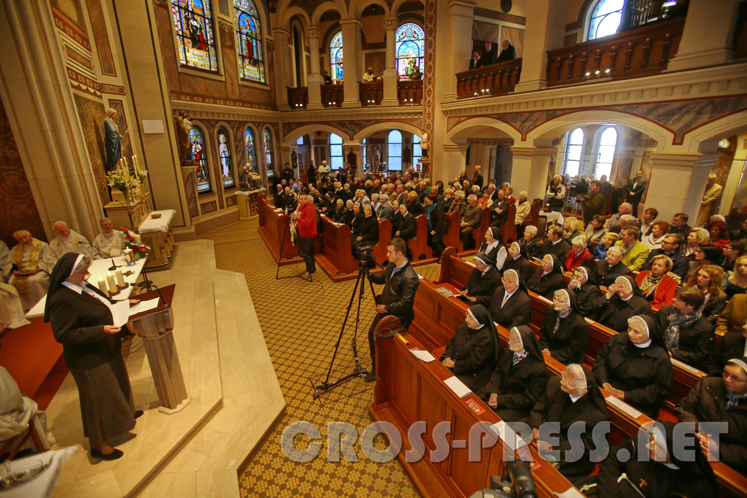 WiederEröffnung der KlosterKirche Ansprache von Schwester Oberin Franziska Bruckner nach der Messfeier.