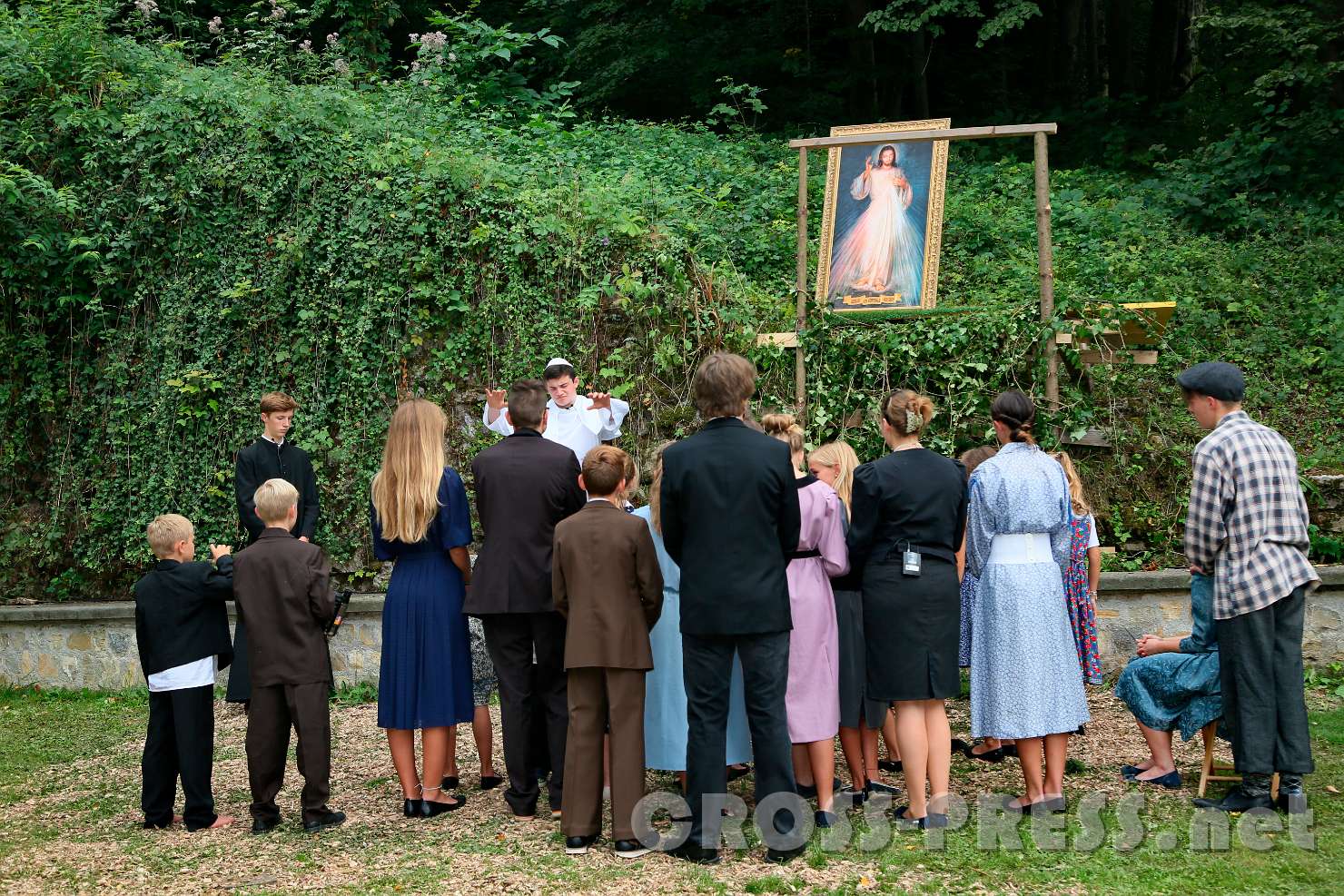 2017.07.29_18.53.51.jpg - Papst JP II. spricht am Grabmal von Schwester Faustyna in Lagiewniki (südlich von Krakau) zu seinen Landsleuten.