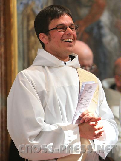 2010.07.10_10.02.54.jpg - Die Priesterweihe ist sichtbar ein Freudentag im Leben von P.Florian !