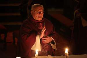 Rorate-Messe im Stift Seitenstetten Abschluss-Segen von Abt Petrus Pilsinger