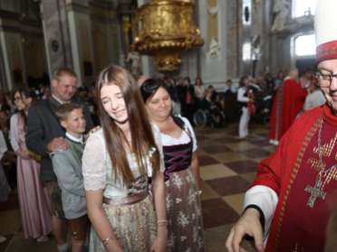 Salbung durch Abt Petrus