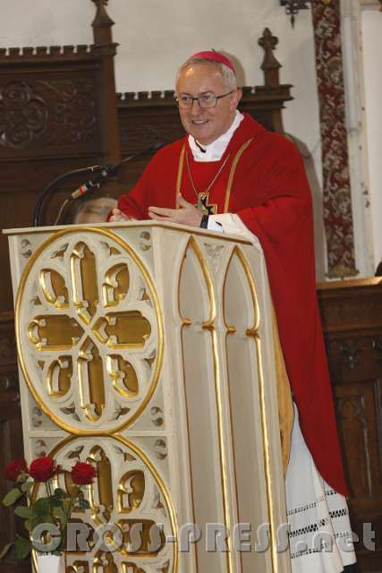 2016.05.21_09.30.51.JPG - Bischof Anton Leichtfried predigte über den geistlichen Sinn von Kompass und Feuer.
