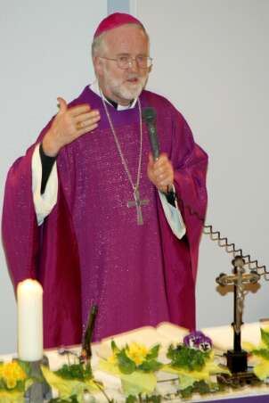 Symposion der 'Bewegung Hauskirche' Weihbischof Andreas Laun