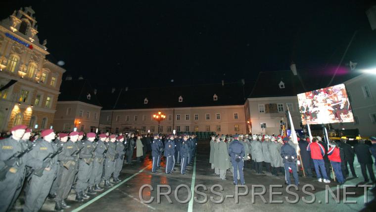 07.01.09_078 Cobra und andere Einheiten, die dem Innenministerium unterstehen, erwiesen ihrer Chefin die lezte Ehre.