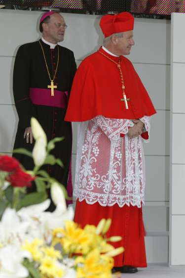 'Auf Christus schauen', Papstbesuch in �sterreich 2007 Kardinal Sch�nborn freut sich mit / auf den Papst.