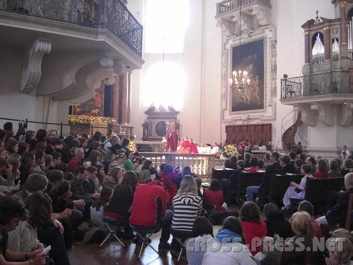 2008-05-12_10.40.45.JPG - Am Pfingstmontag feierten wir mit Weihbischof Laun im Salzburger Dom die Firmungsmesse und erbaten den Hl. Geist fr die Firmlinge.