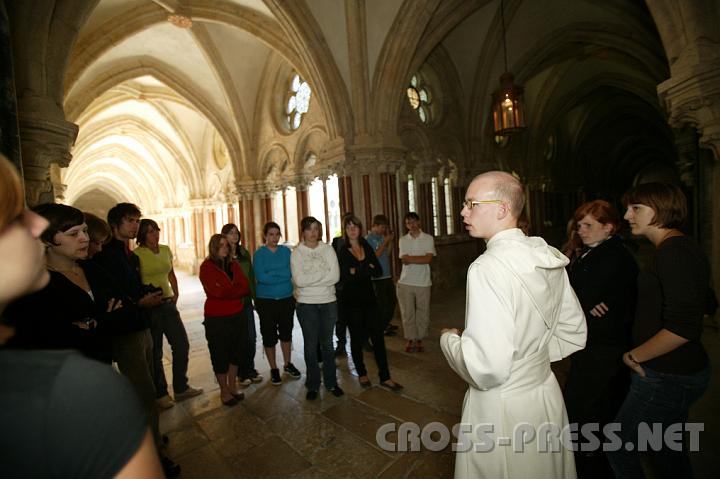 2008.07.05_08.31.59.JPG - Fhrung durch Stift Heiligenkreuz mit Fr. Coelestin