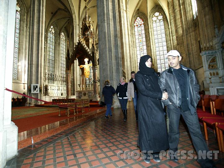 2008.11.16_12.54.13.JPG - Im Stift Heiligenkreuz gibt es Besucher aus allen Kontinenten und Religionen.