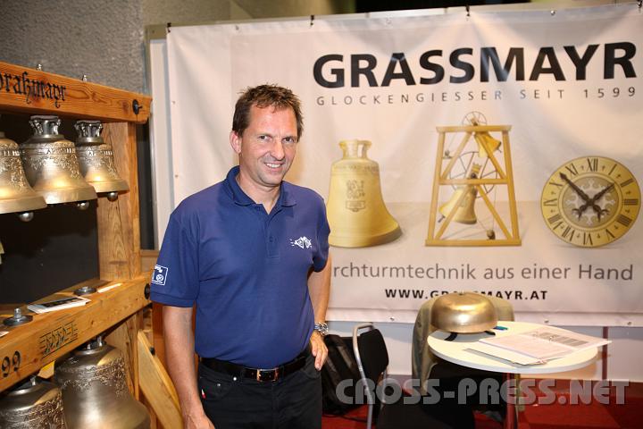 2009.10.08_17.31.34.jpg - <- Johannes Grassmayr von der traditionsreichen Glockengieerfamilie aus Innsbruck, die seit ber 400 Jahren mit ihren klingenden Werken weite Gebiete Mitteleuropas erlute(r)n.  :)