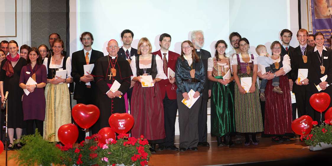 20 Jahre "Jugend für das Leben" Beim Festakt im Linzer Redoutensaal wurden die verdienstvollen Mitarbeiter und Unterstützer der letzten 20 Jahre geehrt.