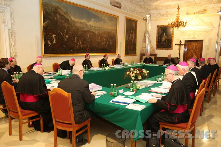 2010.11.15_17.19.46.jpg - Die Bischofskonferenz fand im Kaiserzimmer des Stiftes statt.