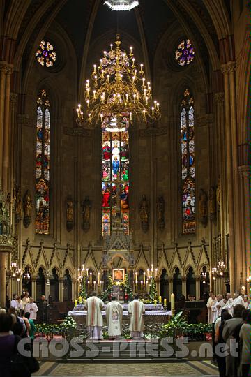 2011.06.03_19.05.14.jpg - Die "Katedrala svetog Sjepana" in Zagreb ist der gleichen Heiligen gewidmet wie der Stephansdom in Wien.