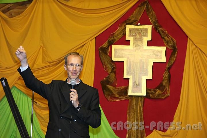 2012.07.19_21.03.07.jpg - P.George Elsbett von den "Legionären Christi".