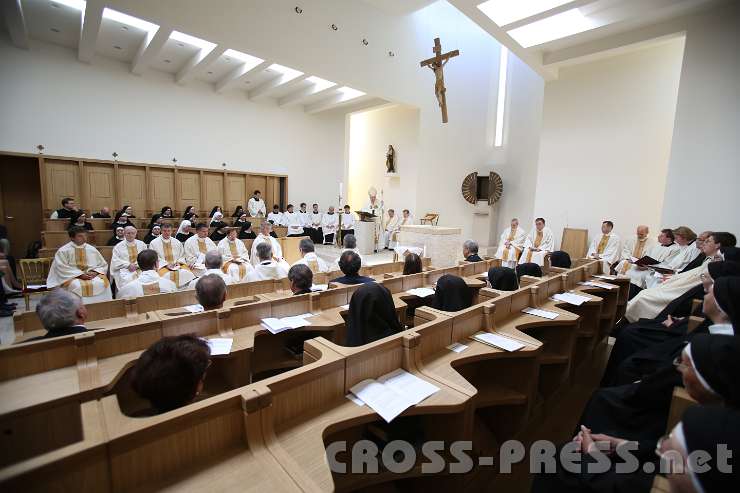 2014.06.26_10.15.43.jpg - Sieht edel aus: die neue Kirche der Benediktinerinnen.