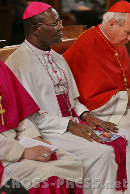 2014.09.14_15.08.27.jpg - Bischof John Oballa Owaa (Diözese Ngong