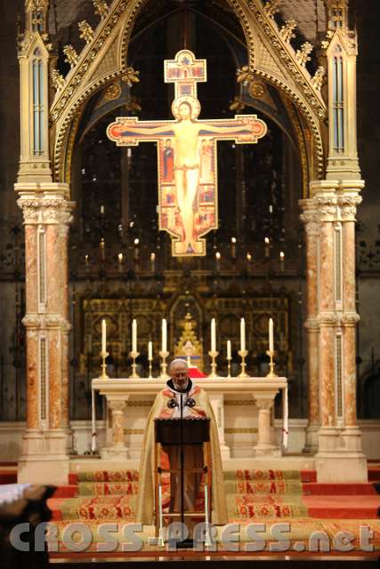 2014.11.14_18.25.38.jpg - Vesper in der Stiftskirche mit Generalabt Mauro Lepori aus Rom.