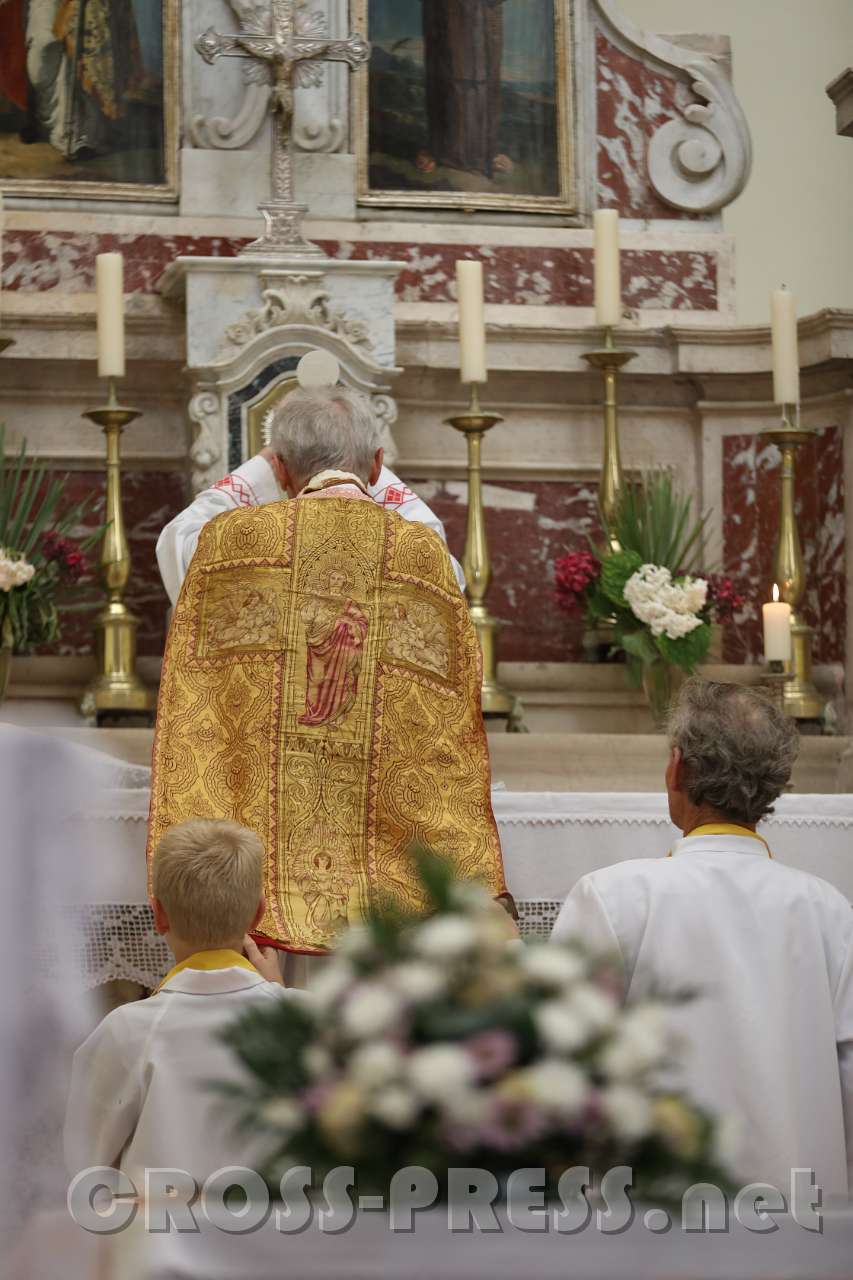 2017.06.16_09.12.33.jpg - Die hl. Messen wurden im Alten Ritus zelebriert.