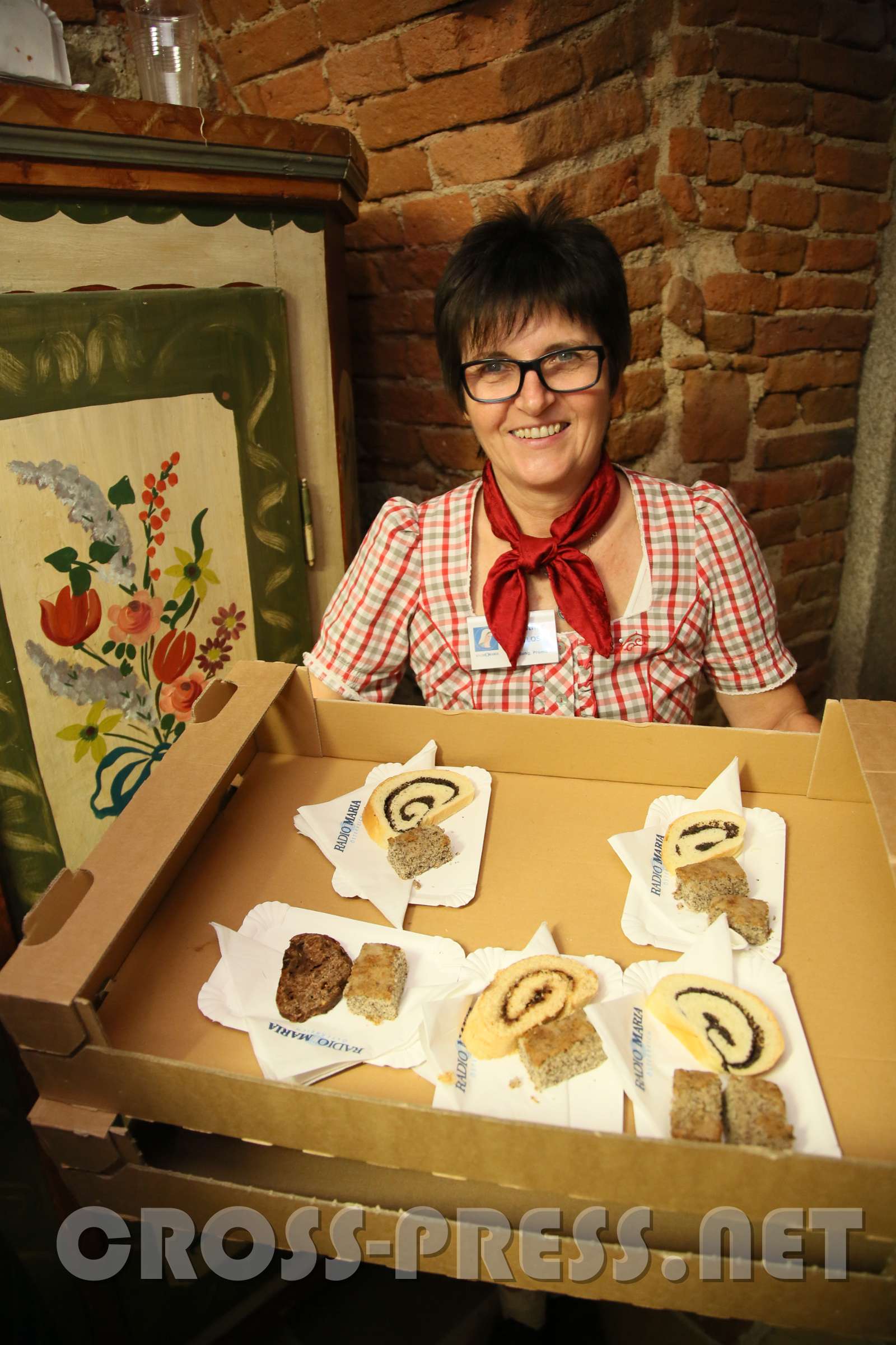 JahresWallfahrt von Radio Maria Austria Christine Heilos hat köstliche Mehlspeisen anzubieten.