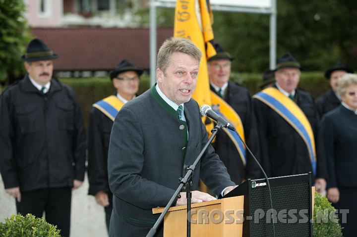 2008.09.21_11.04.58.JPG - Vizebrgermeister Rudolf Graf begrt alle Anwesenden.