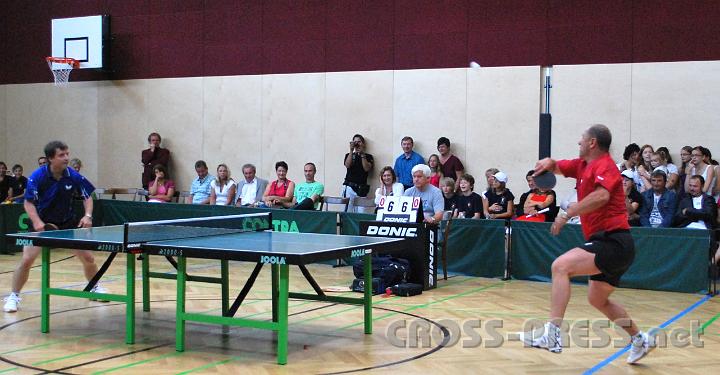 2012.06.23_11.22.49.jpg - Es gab auch eine Tischtennis-Profi-Show.