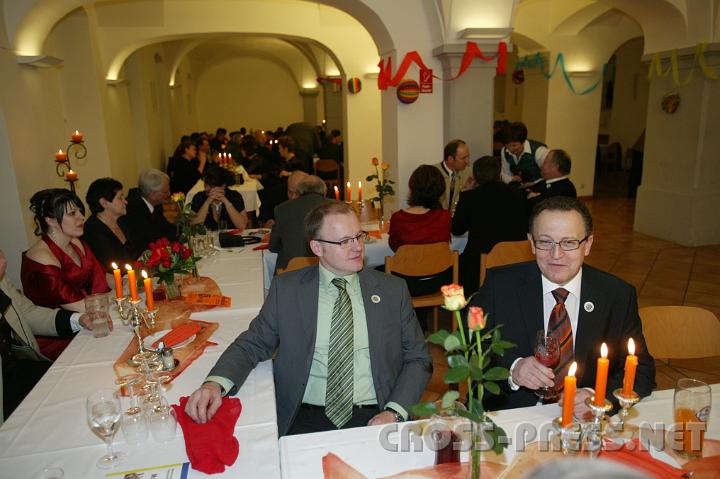 2009.02.07_21.27.12.jpg - Am VIP-Tisch...